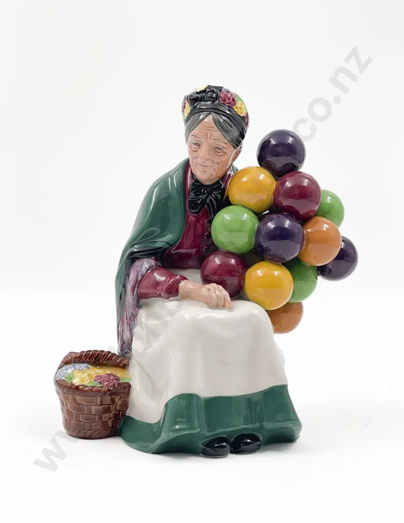 Royal Dolton Figure "The Old Balloon Seller" Image 1++