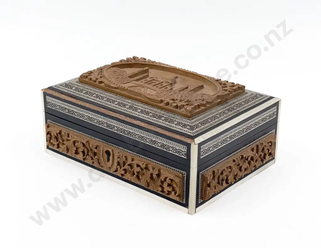Small Carved Box Image 1++