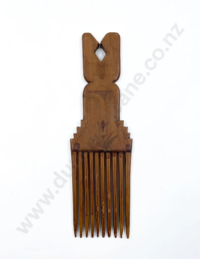 Native Timber Comb Image 1++