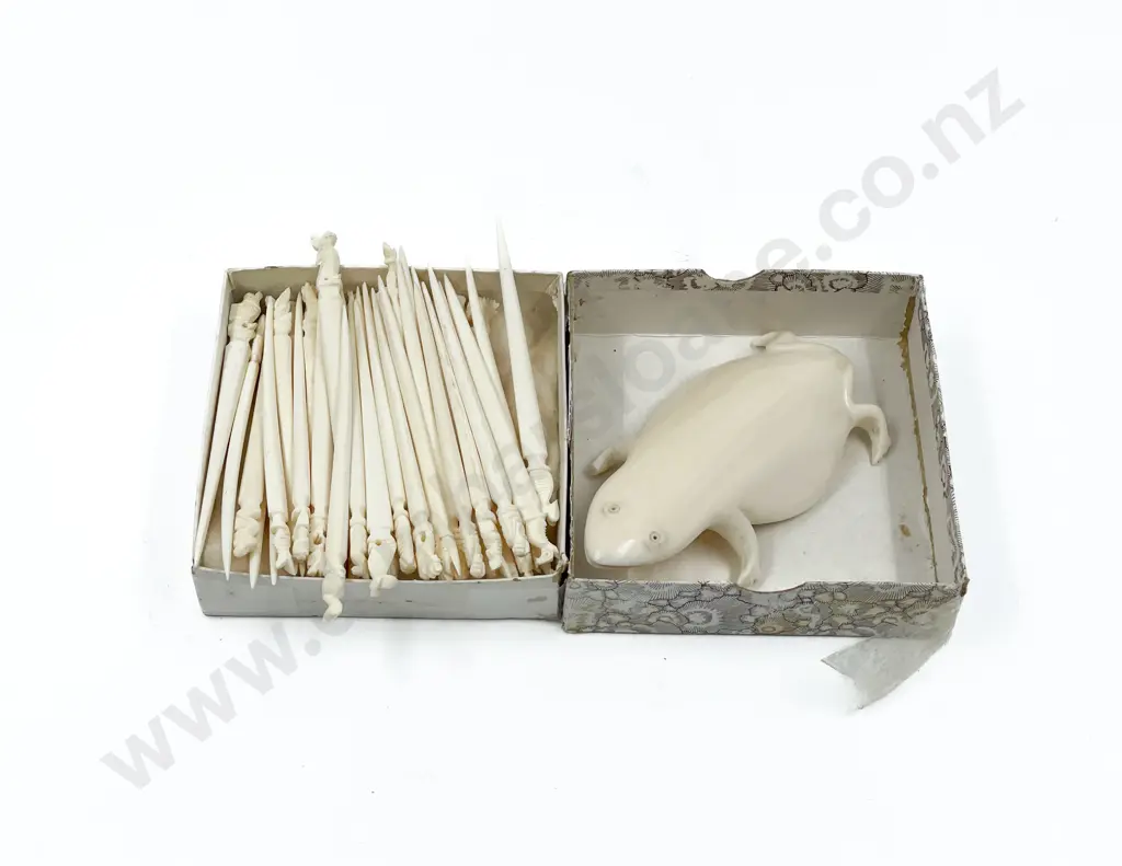 Quantity of Ivory Cocktail Skewers with Frog Image 1++