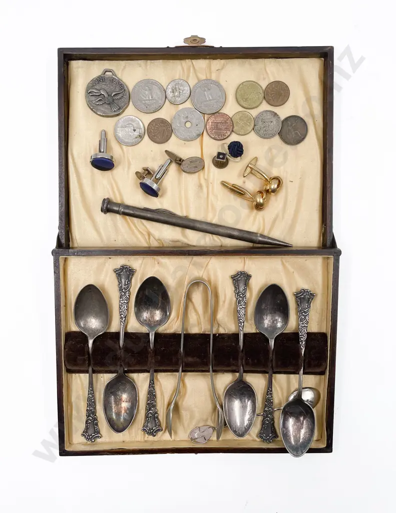 Quantity of Assorted Cutlery Including Boxed Cutlery with Cuff Links and Coinage etc Image 1++