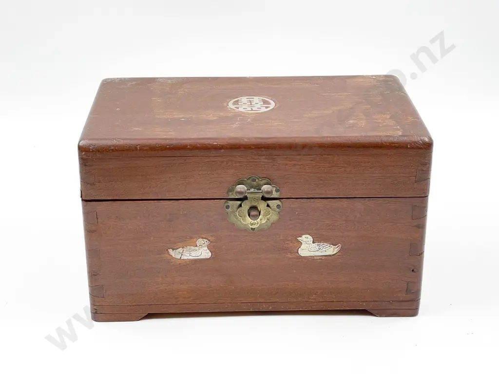 Jewellery Box with Assorted Costume Jewellery Etc Image 1++