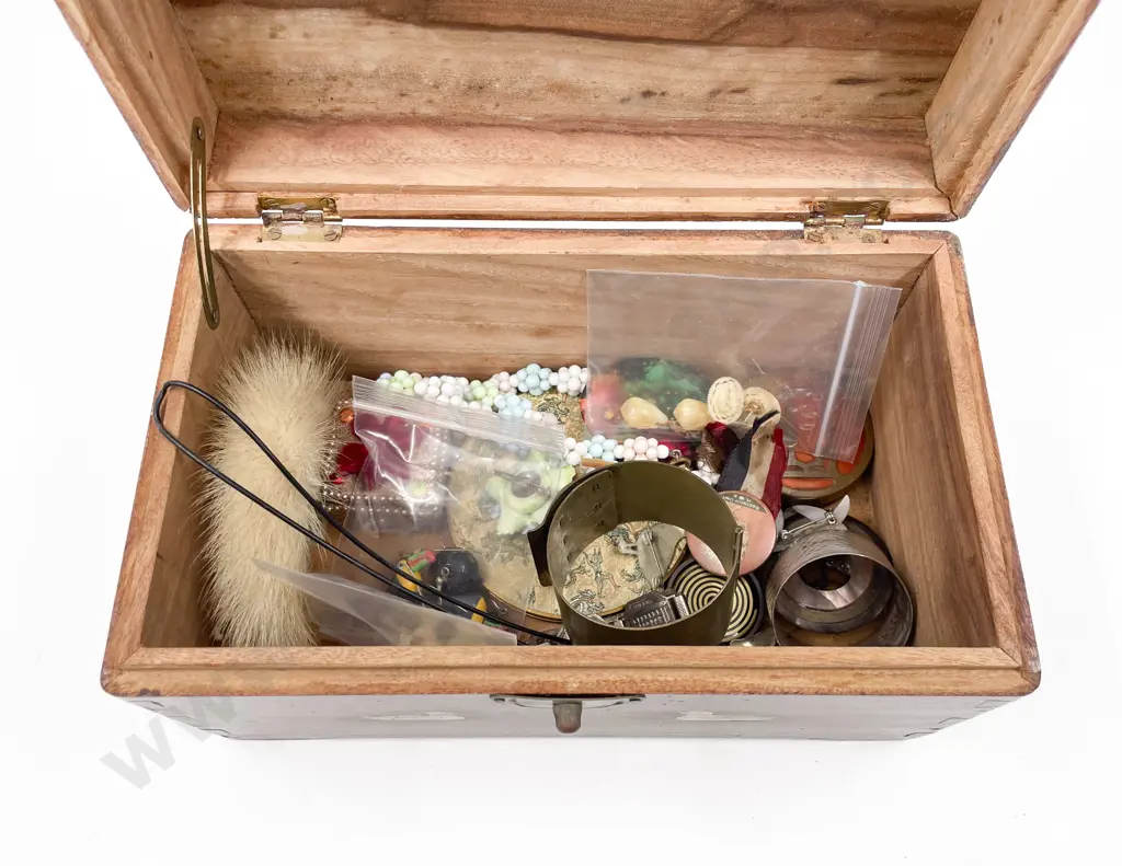 Jewellery Box with Assorted Costume Jewellery Etc Image 1++