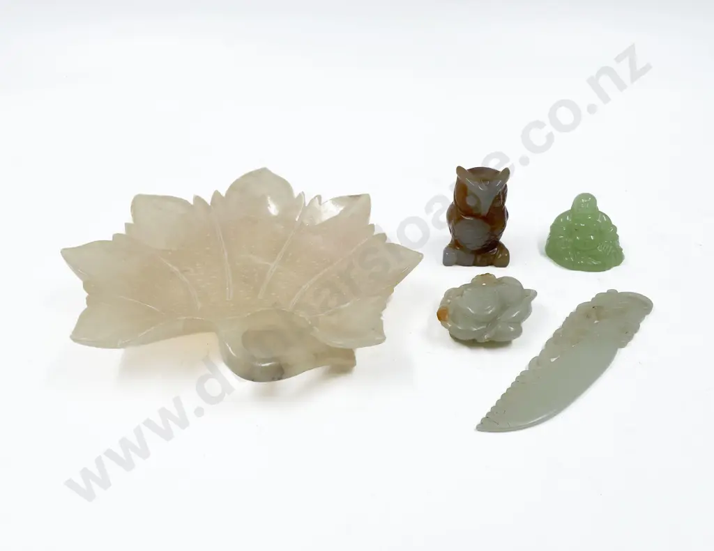 Jade & Quartz Handling Pieces and Leaf Dish Image 1++