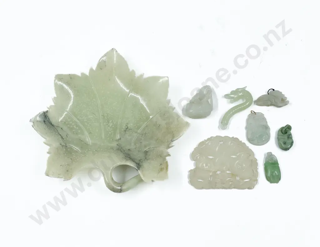 Jade & Quartz Handling Pieces and Leaf Dish Image 1++