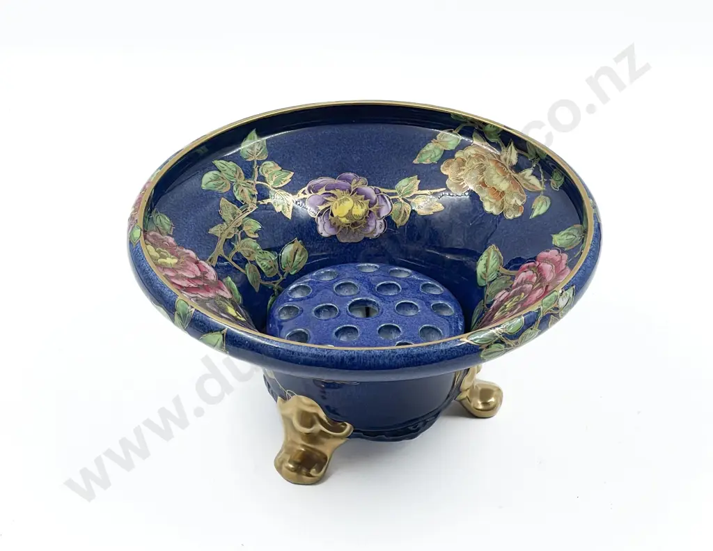 Maling Footed Centre Bowl with Vase Frog Image 1++