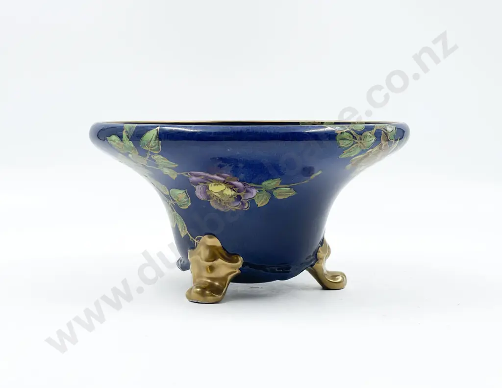 Maling Footed Centre Bowl with Vase Frog Image 1++