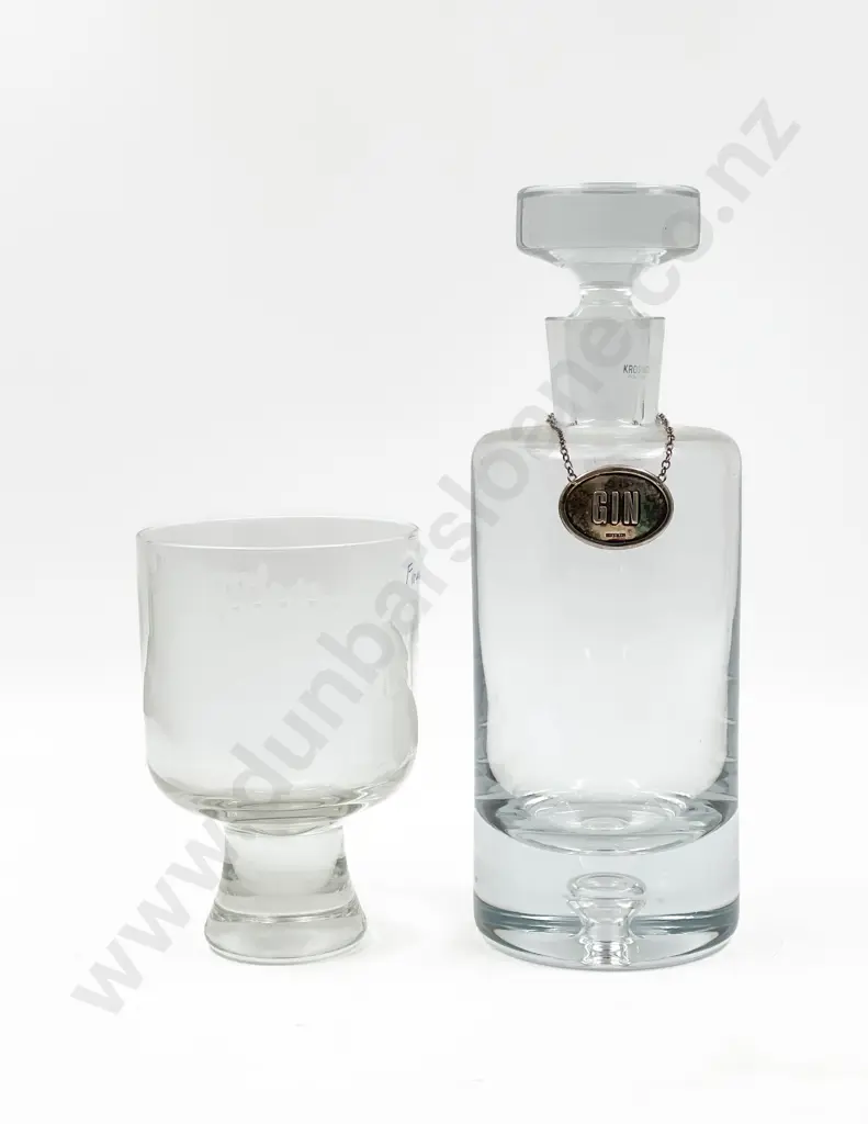Glass Decanter with Pectoral Glass Cup Image 1++
