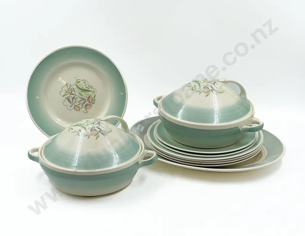 Quantity of Assorted Susie Cooper Dinnerware Image 1++