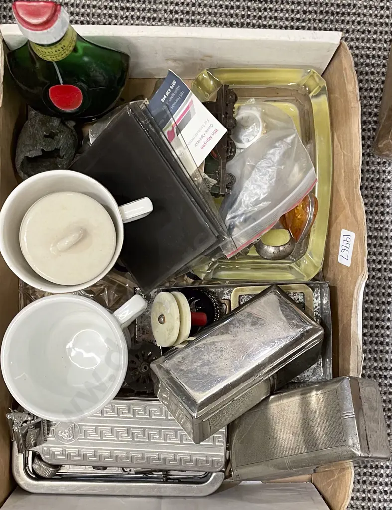 Small Box of Assorted Vintage Including Razors Bovril Cups etc Image 1++