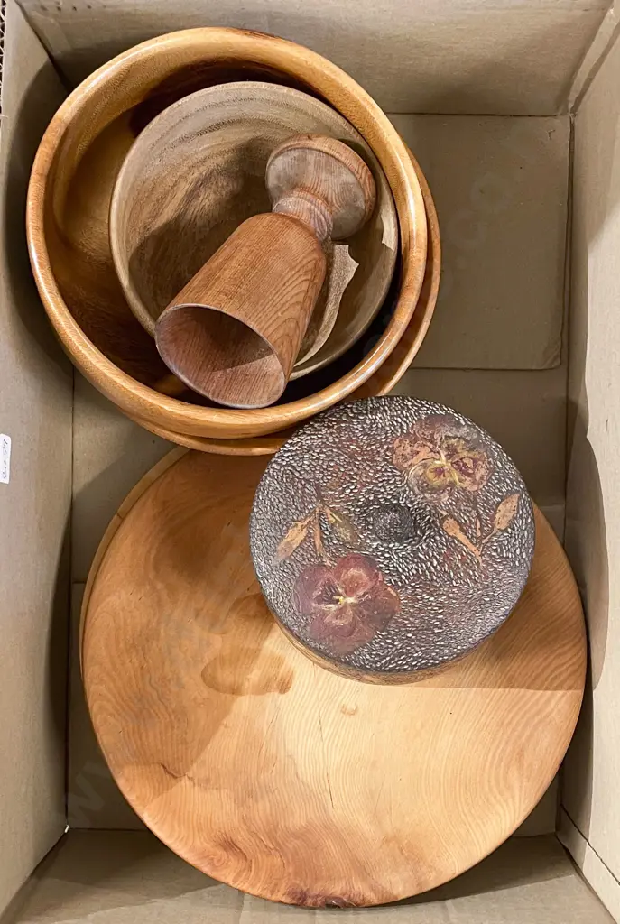 Box Of Assorted Woodware Image 1++