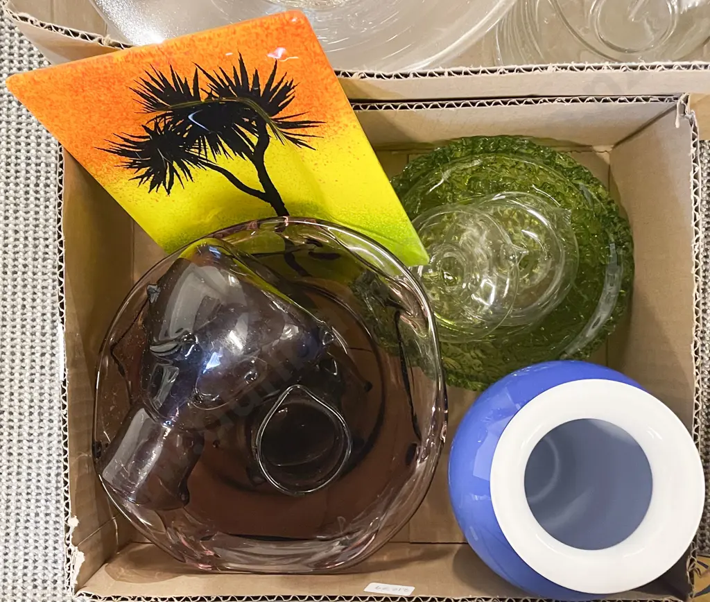 Box of Assorted Art Glass etc Image 1++