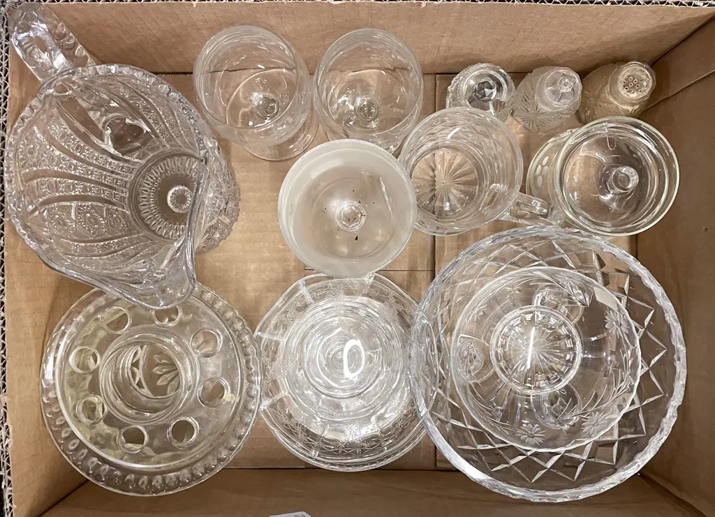 Box of Assorted Crystal and Glassware Image 1++