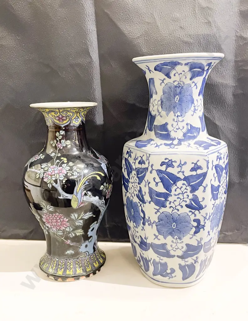 Two Chinese Vases Image 1++