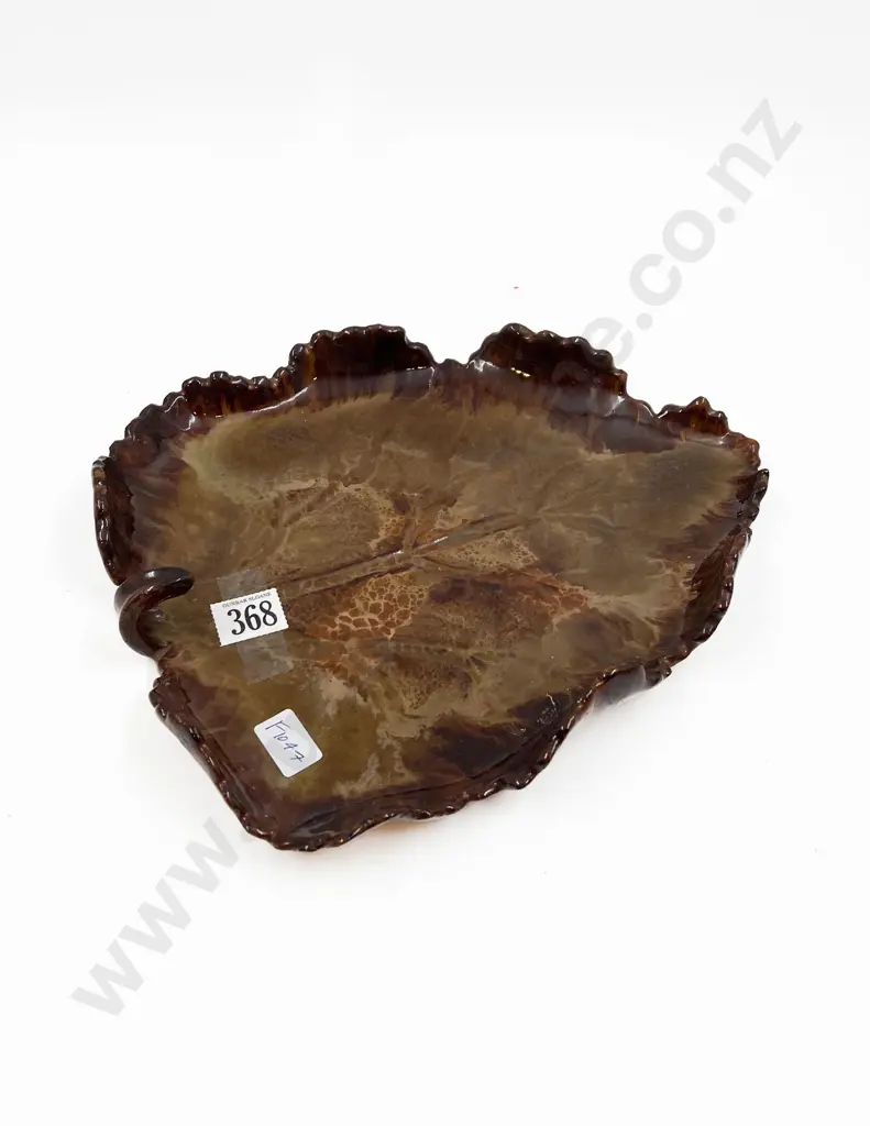 Pottery Leaf Form Dish Image 1++