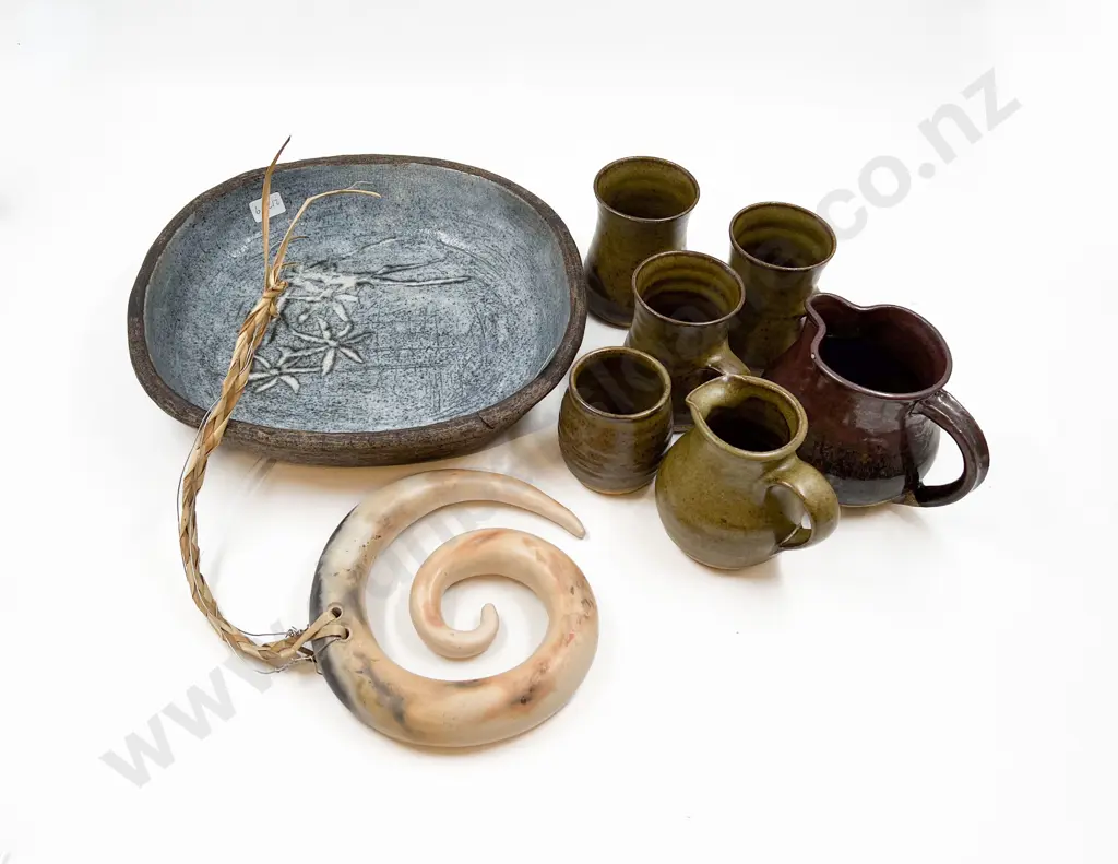 Quantity of Assorted Pottery etc Image 1++
