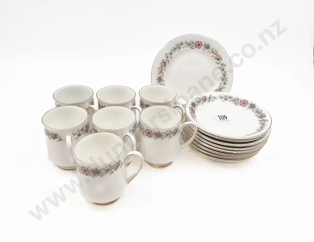 Small Quantity of Fancy China Mugs and Saucers Image 1++