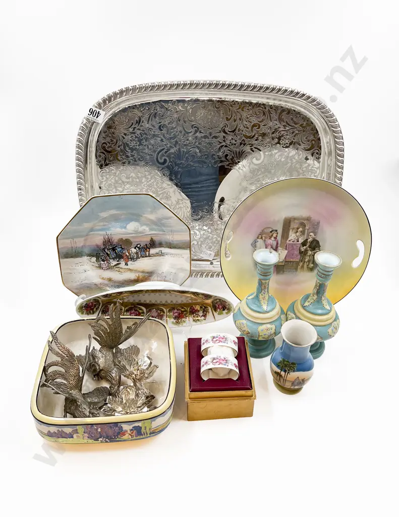 Small Quantity of Assorted China and Ornaments on S/P Tray Image 1++