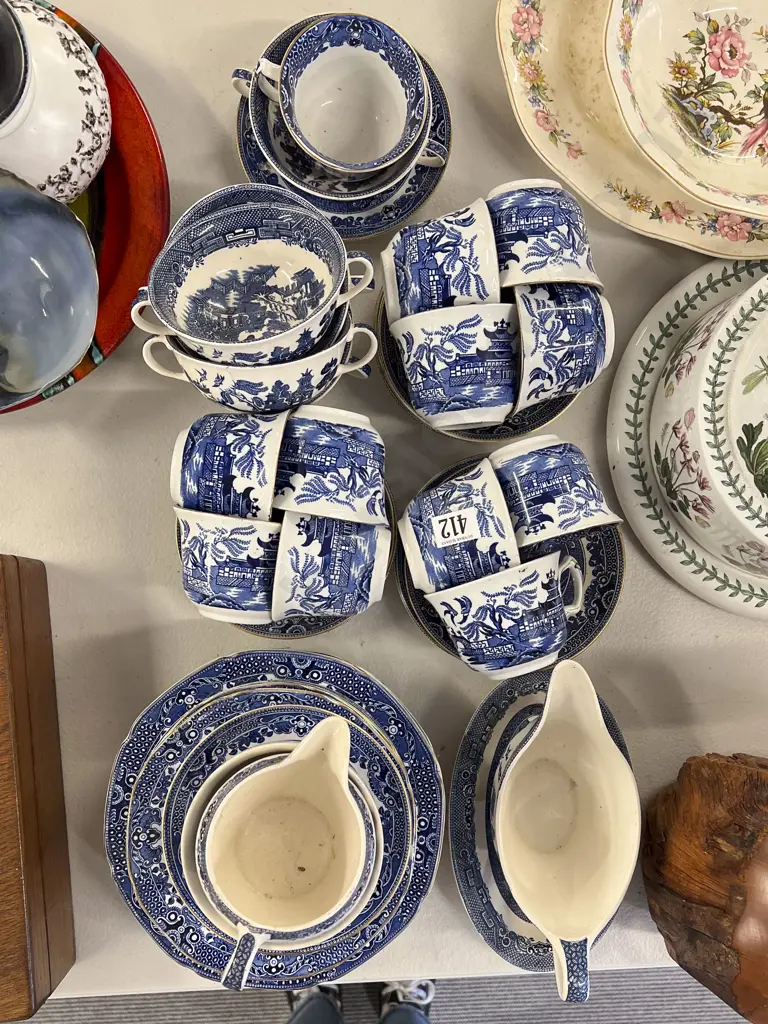 Quantity of Assorted Blue and White Willow Pattern China Image 1++