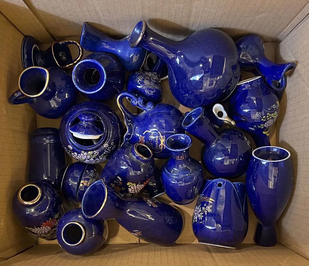 Box of Assorted China and Vases etc Image 1++