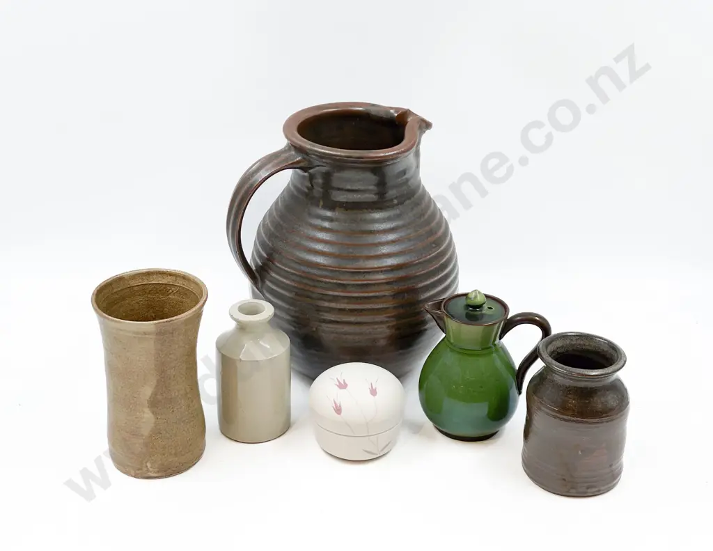 Quantity of Assorted Pottery Image 1++