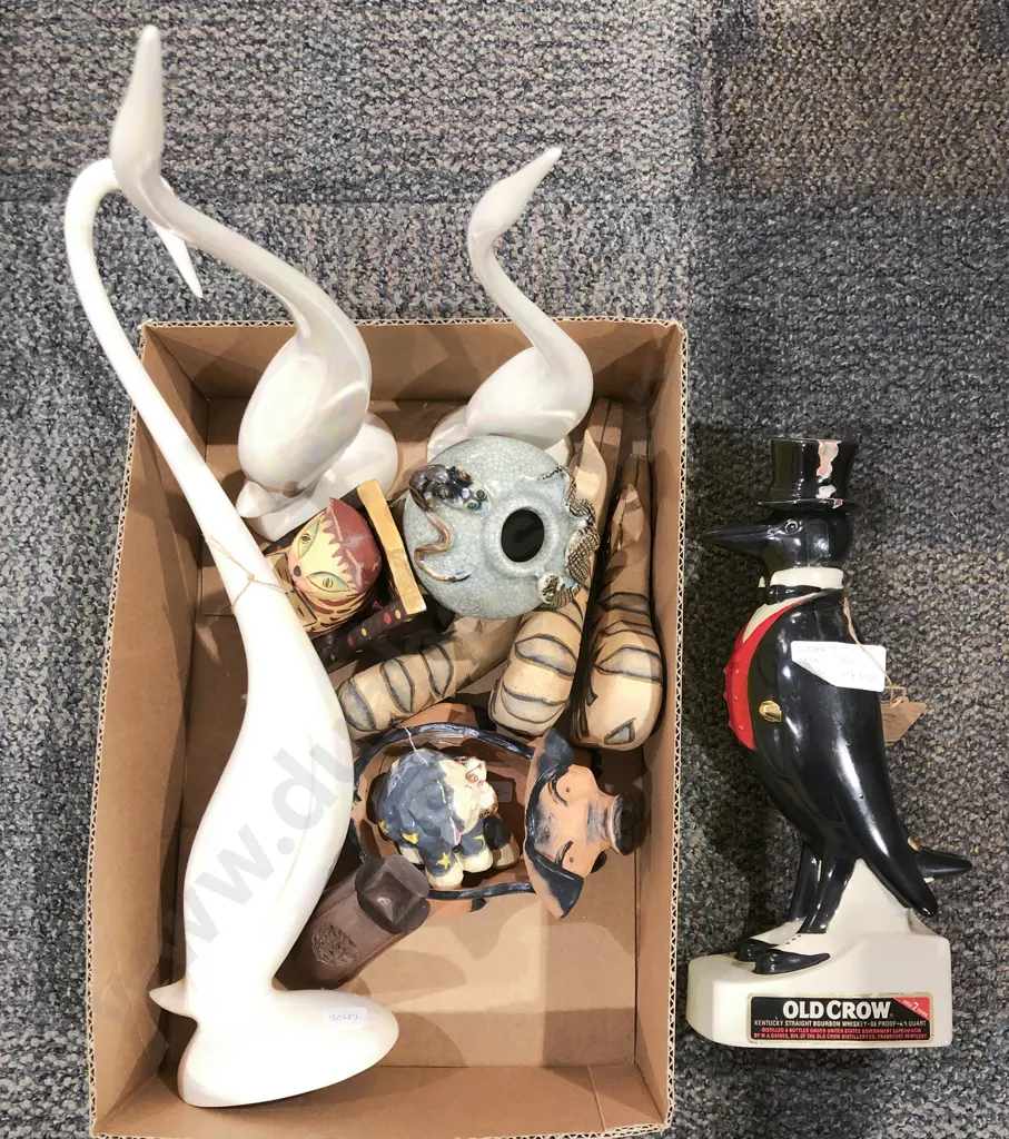 Box of Assorted Animal Ornaments Image 1++