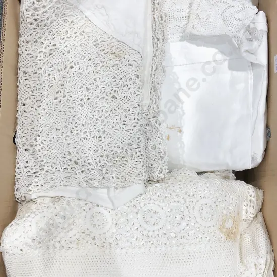 Quantity of Assorted Vintage Linen