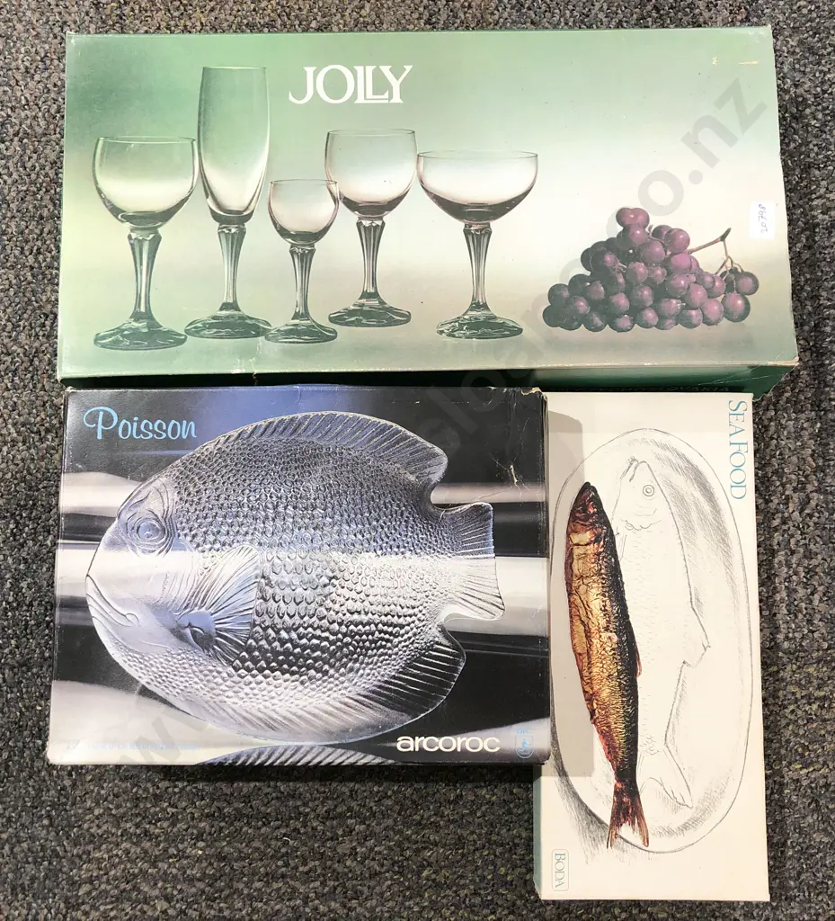 Quantity of Three Assorted Boxed Glassware Sets Image 1++