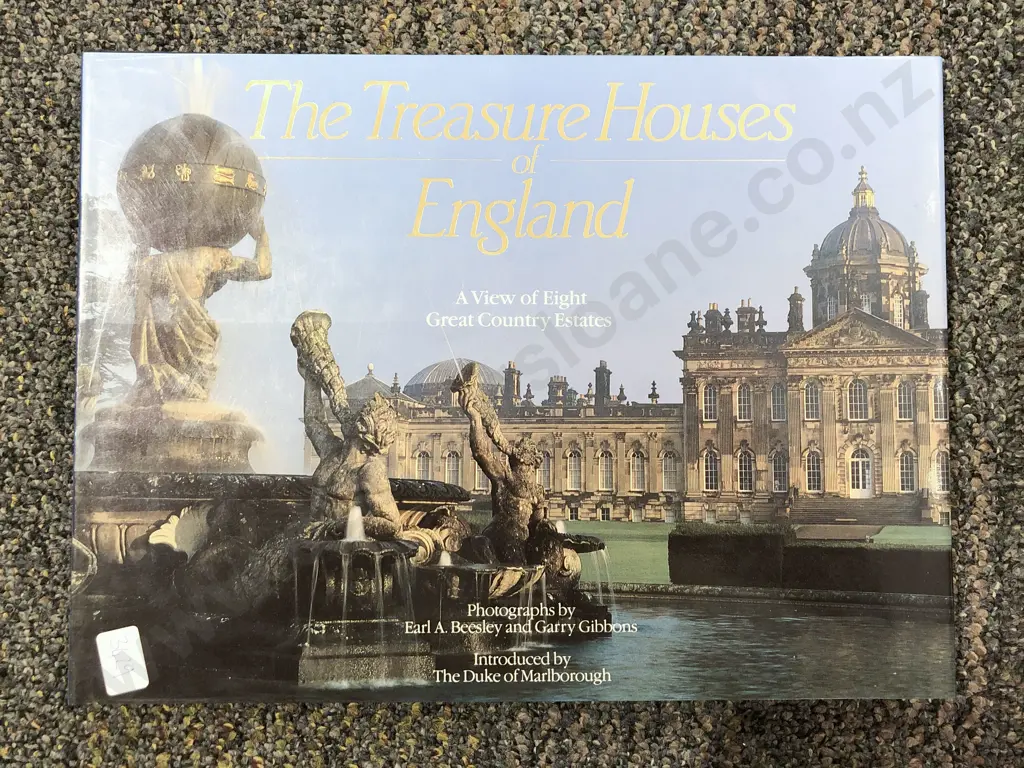 The Treasure Houses of England - A View of Eight Great Country Estates Image 1++