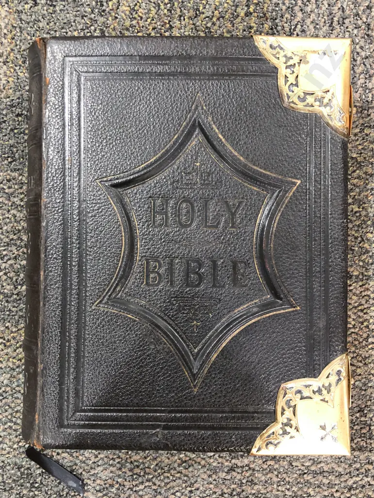 Large Ornate Holy Bible Image 1++