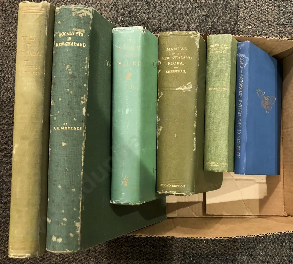 Six Vintage Books on New Zealand Flora and Fauna Image 1++