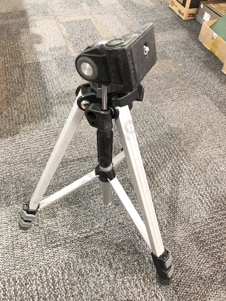 Boxed Tripod Image 1++