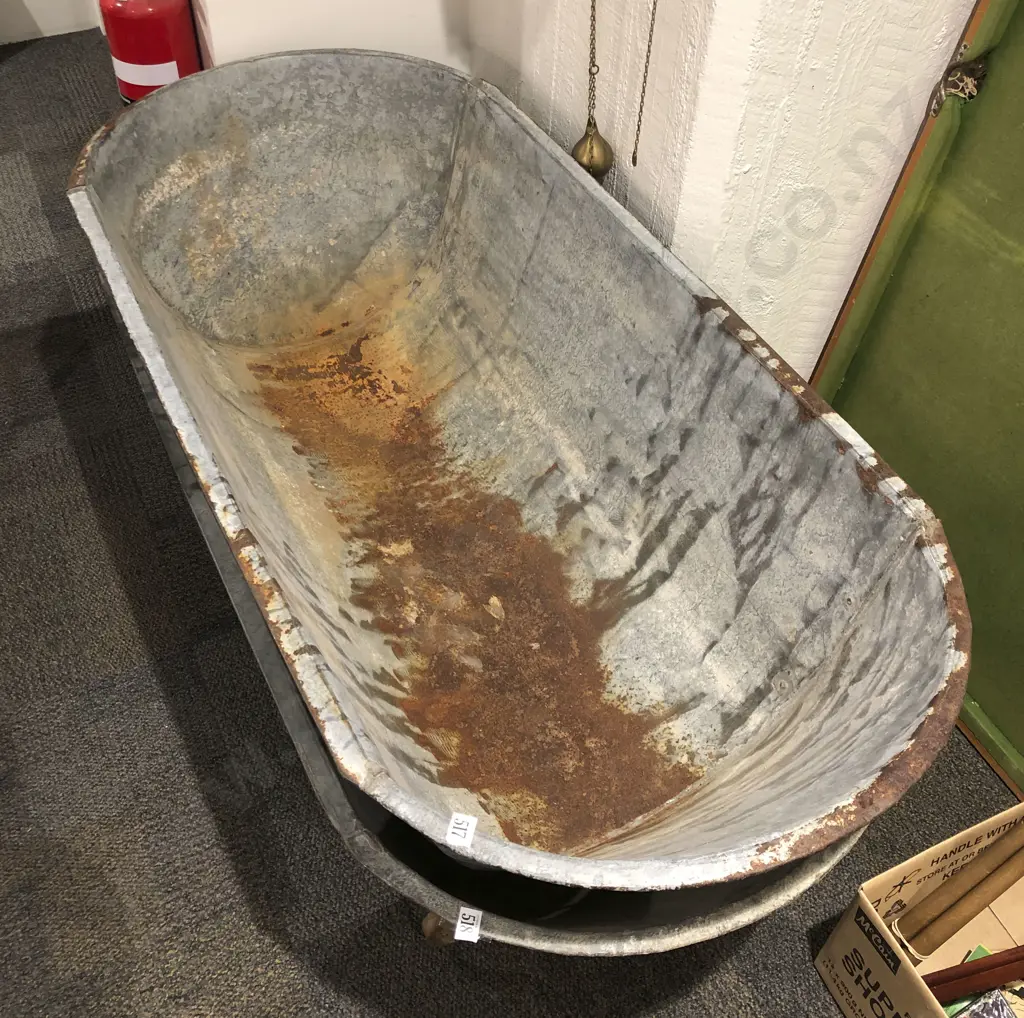 Vintage Metal Tub Image 1++