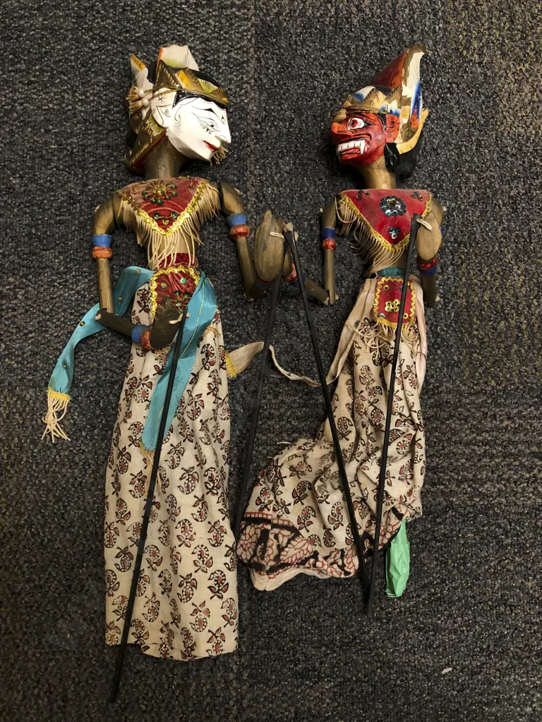 Two Thai Puppets Image 1++