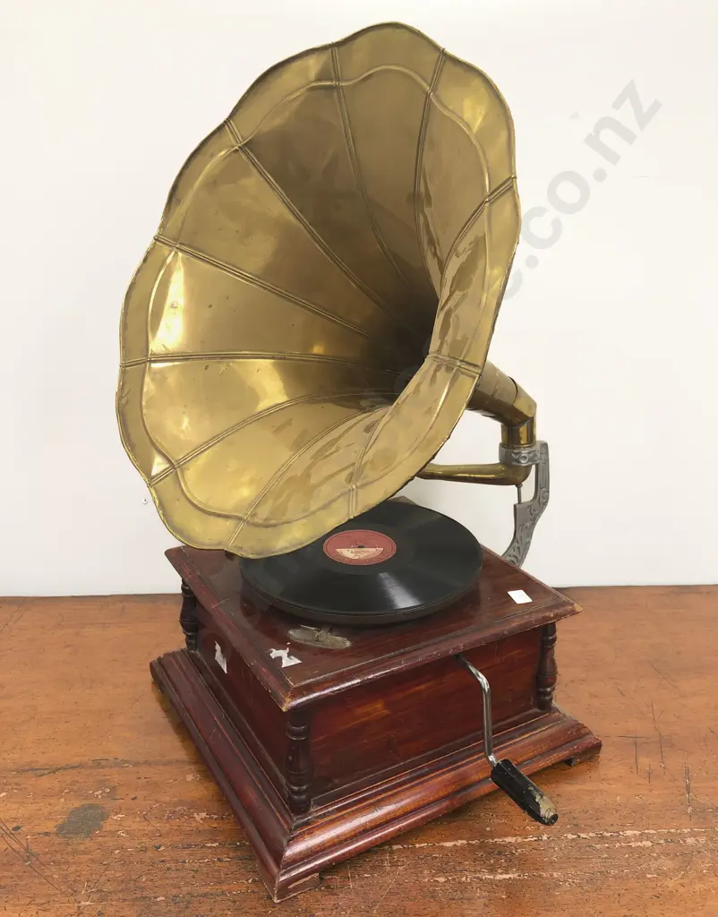 Gramophone Image 1++