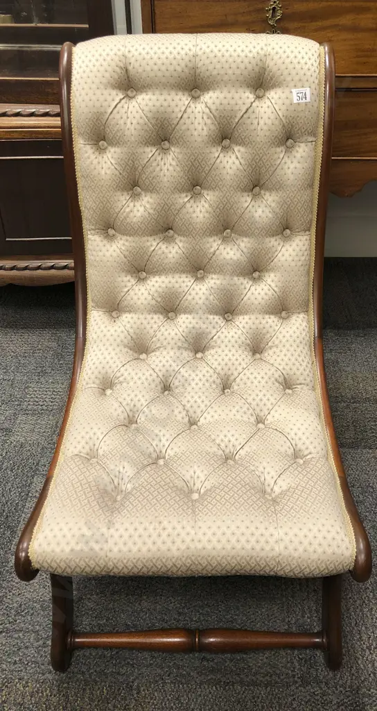 Button Back Nursing Chair Image 1++