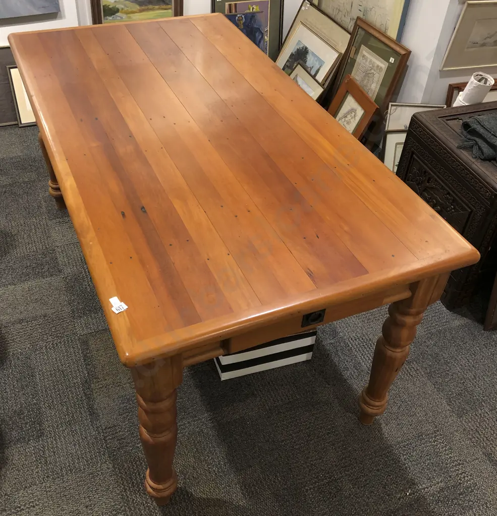 Modern Rimu Rectangular Dining Table Image 1++