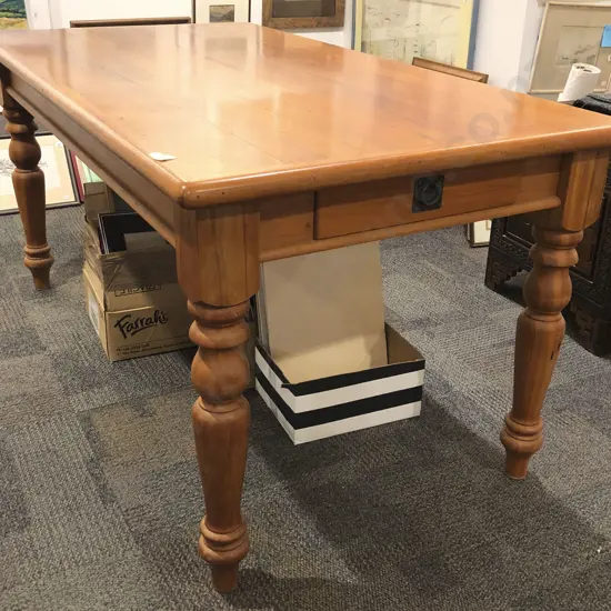 Modern Rimu Rectangular Dining Table