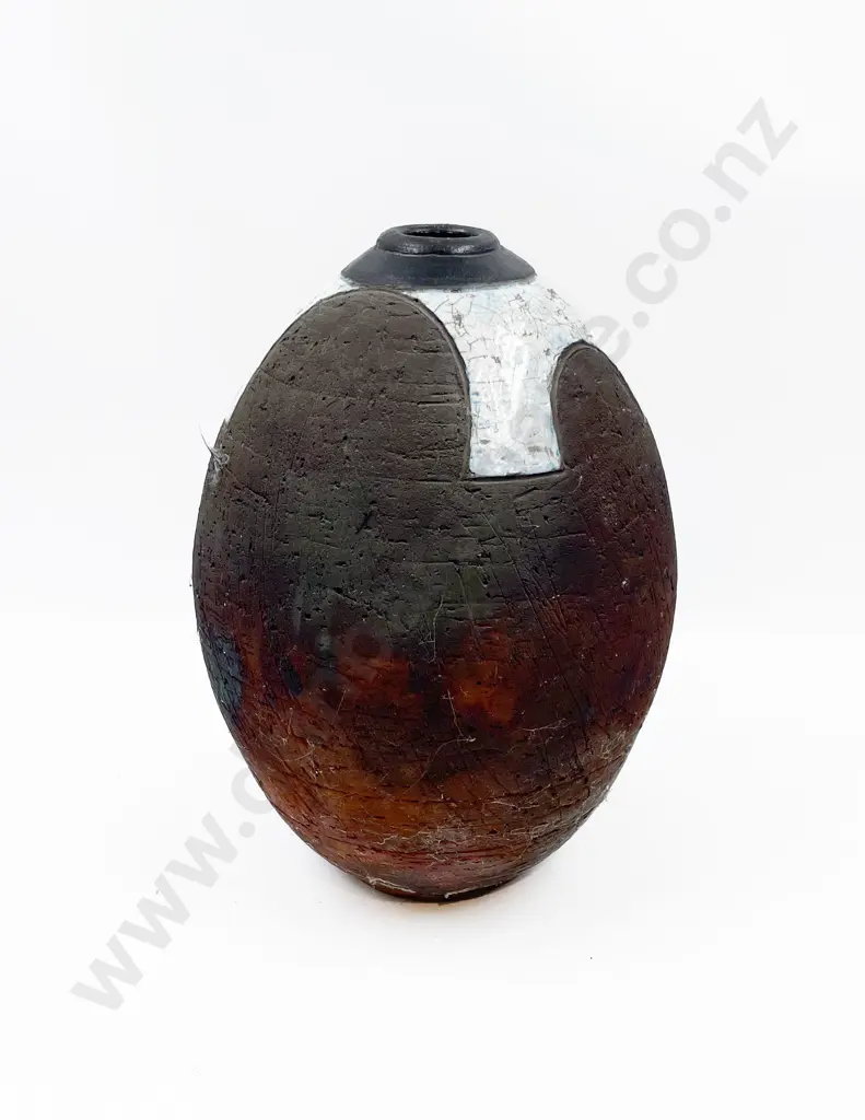 NZ Arnold Davey Raku Vase Image 1++