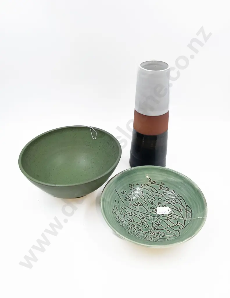 Three NZ Pottery Pieces Image 1++
