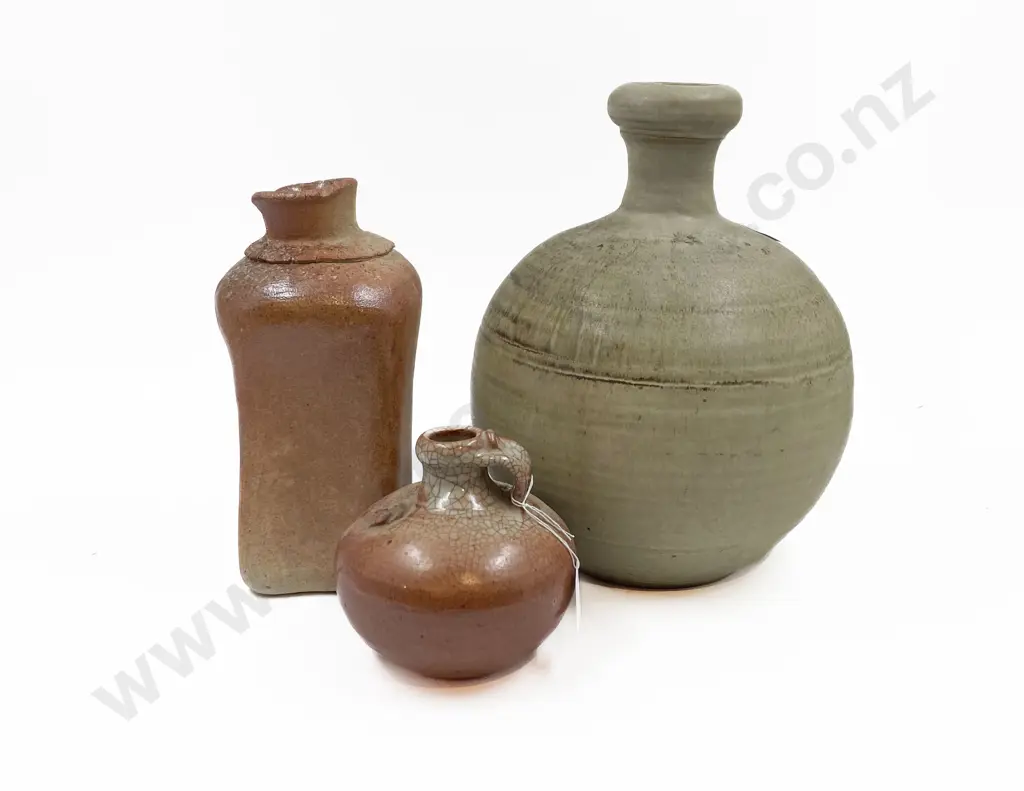 Three NZ Pottery Vases Image 1++