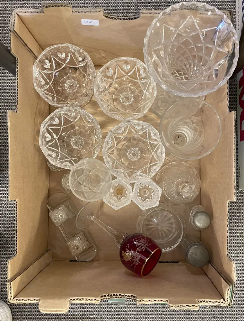 Box of Assorted Crystal and Glass Ware Image 1++