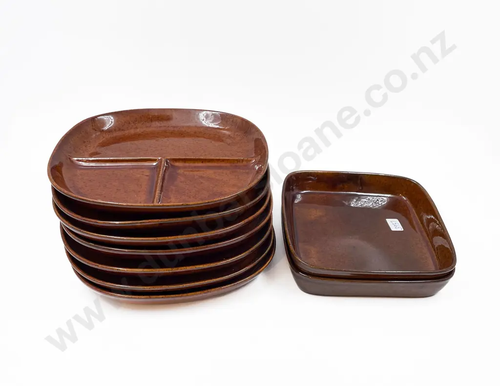 Nine Pieces of Crown Lynn Pottery Dinner Ware Image 1++