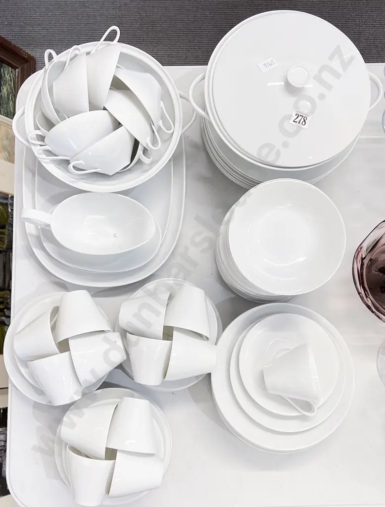 Hutschenreuther Part Dinner Set Image 1++