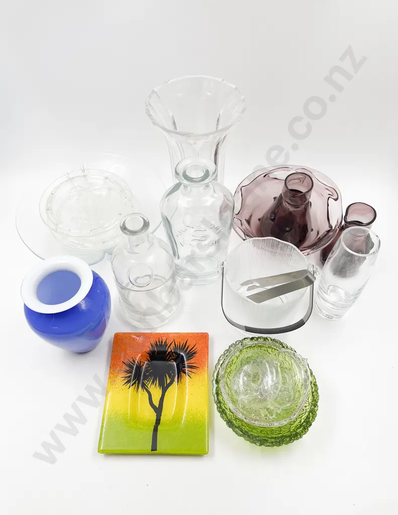 Quantity of Assorted Glass Ware Image 1++