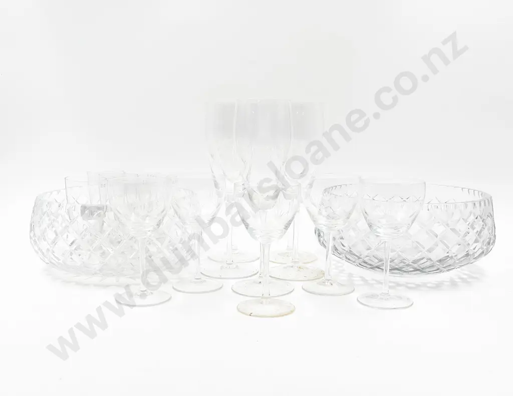 Quantity of Assorted Crystal Glass Ware Image 1++