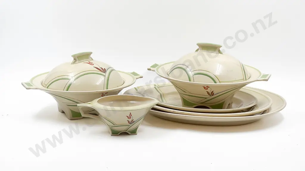 Six Pieces of RD Dubarry Patterned Dinner China Image 1++
