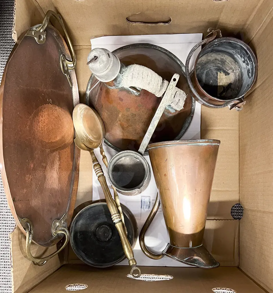 Quantity of Assorted Copper and Glass Image 1++
