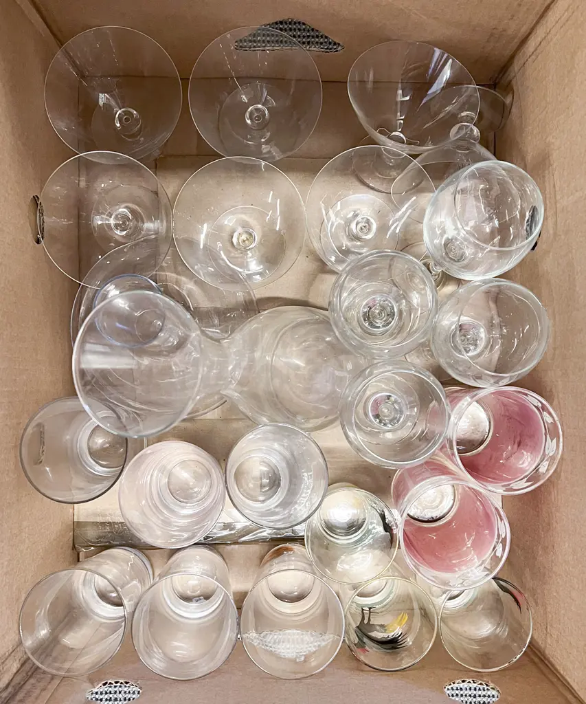 Box of Assorted Glass Ware Image 1++
