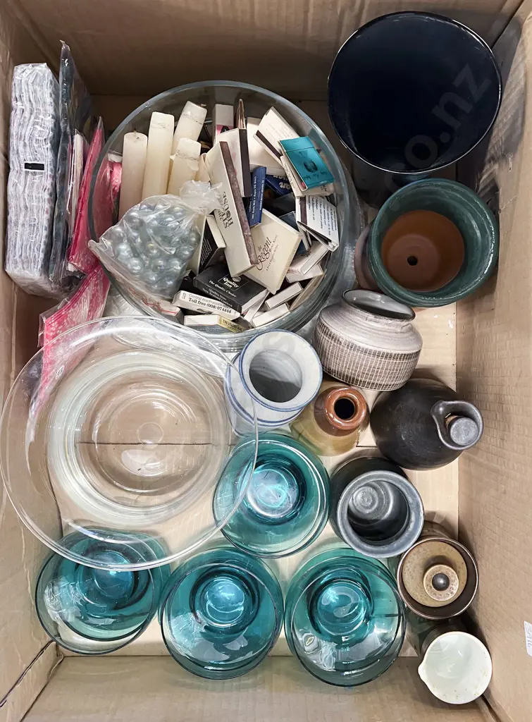 Quantity of Assorted Glass Ware and Pottery etc Image 1++